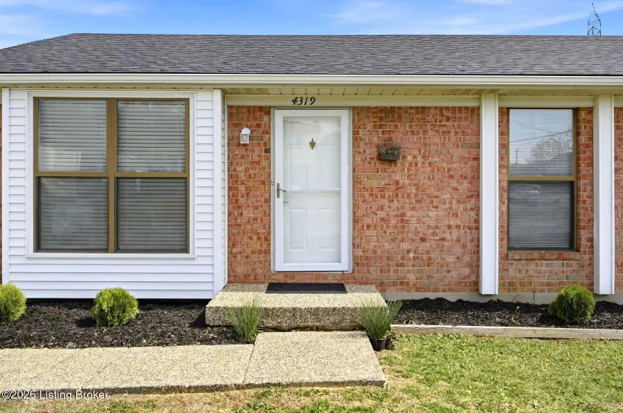 4319 Chenwood Ln, Louisville, KY 40299 - #3