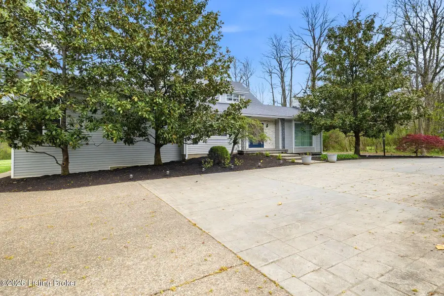 11805 Cedardale Rd, Anchorage, KY 40223 - #3