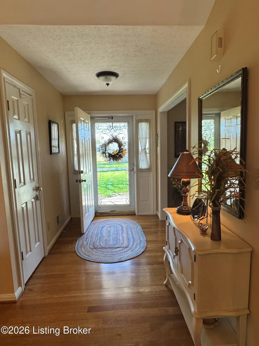 378 Lodie Dr, Shepherdsville, KY 40165 - #3