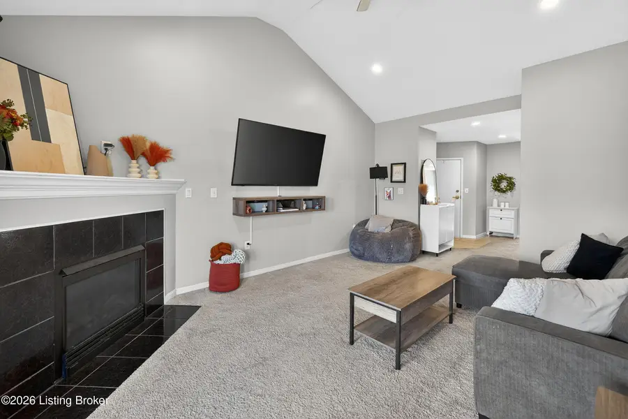 9316 Pine Lake Dr #202, Louisville, KY 40220 - #3