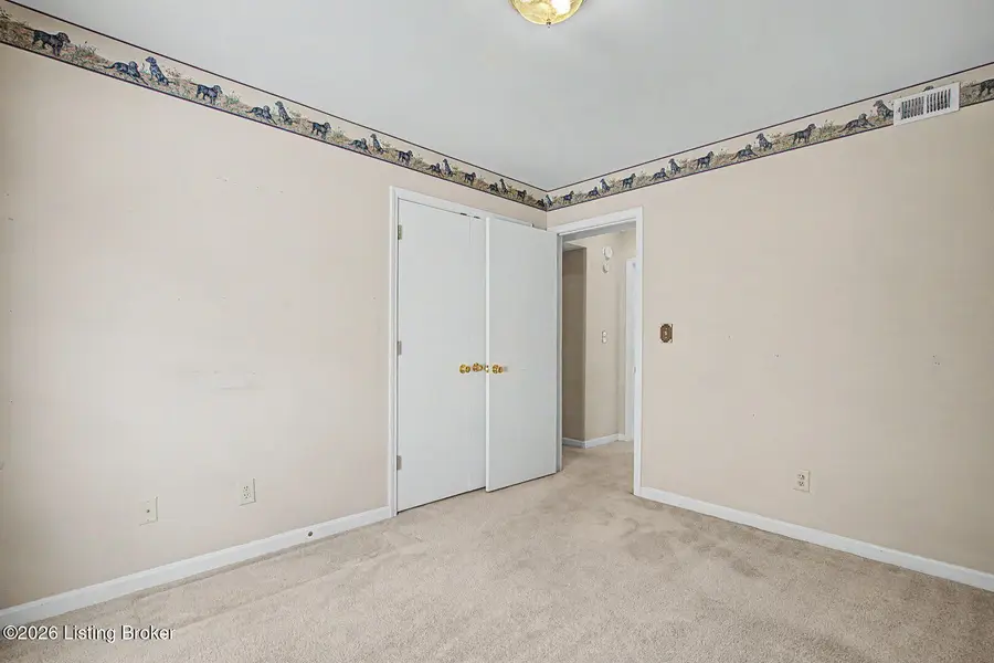 3207 Dewdrop Ct, Louisville, KY 40220 - #2