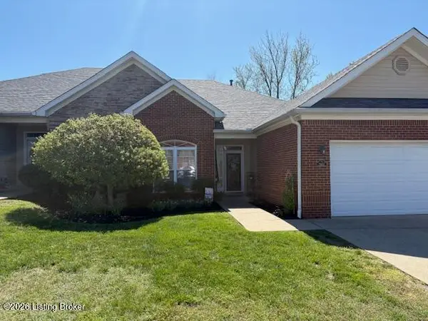 7407 Autumn Trace Dr, Louisville, KY 40214