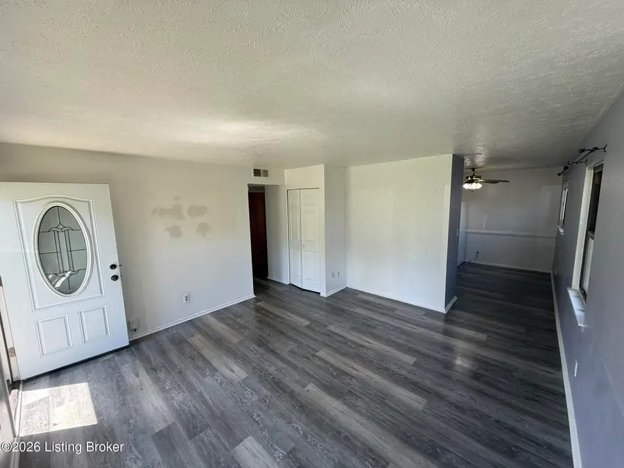 5016 Invicta Dr, Louisville, KY 40216 - #3