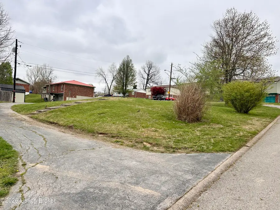 404 Embry Villa Dr, Leitchfield, KY 42754 - #2