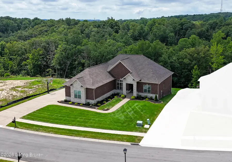 8022 Wooded Ridge Dr, Louisville, KY 40214 - #3