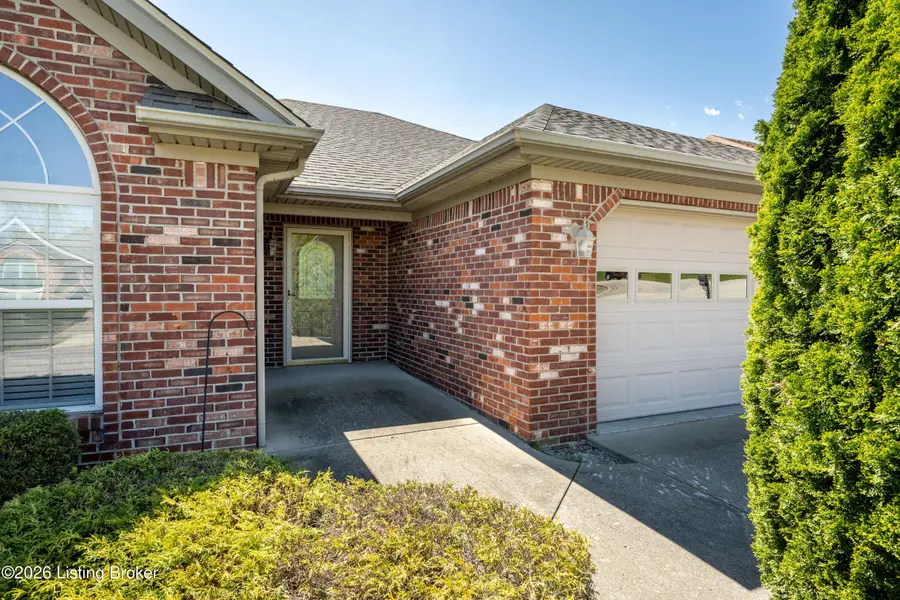 3035 Barrington Ct, New Albany, IN 47150 - #3