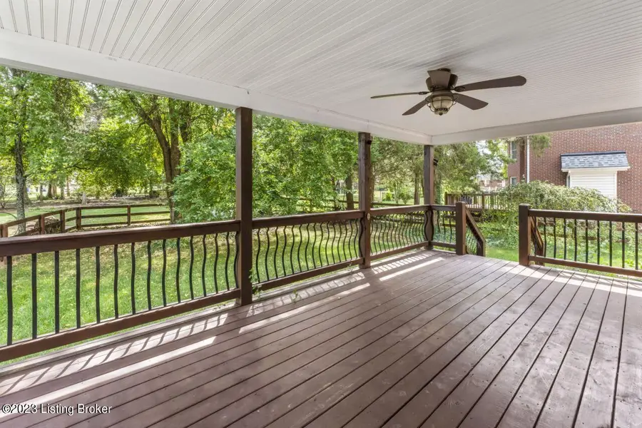 4809 Cedar Forest Pl, Louisville, KY 40245 - #3