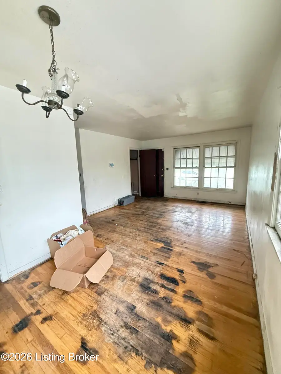 1206 Fairland Pl, Louisville, KY 40211 - #2