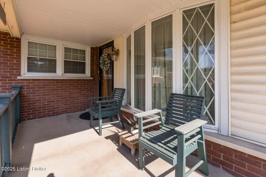 3127 Hartlage Ct, Louisville, KY 40216 - #2