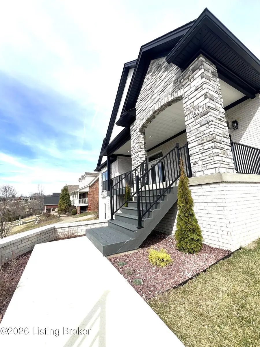 6619 Heritage Hills Dr, Crestwood, KY 40014 - #2