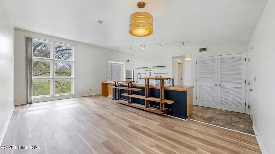 2745 Grinstead Dr #201, Louisville, KY 40206 - #2