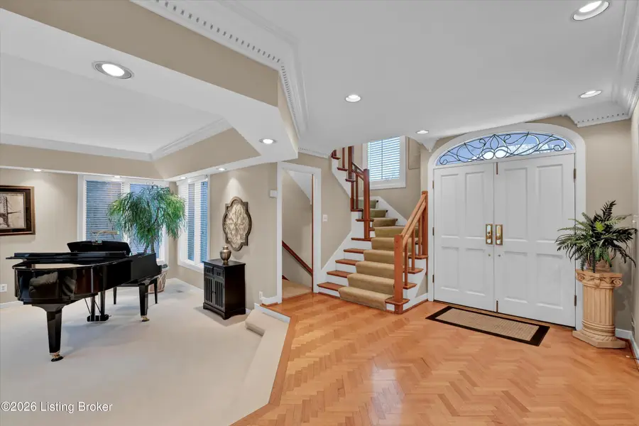 6814 Stone Hill Rd, Louisville, KY 40214 - #2