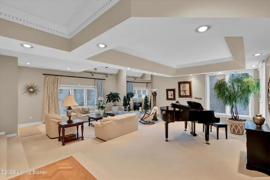 6814 Stone Hill Rd, Louisville, KY 40214 - #3