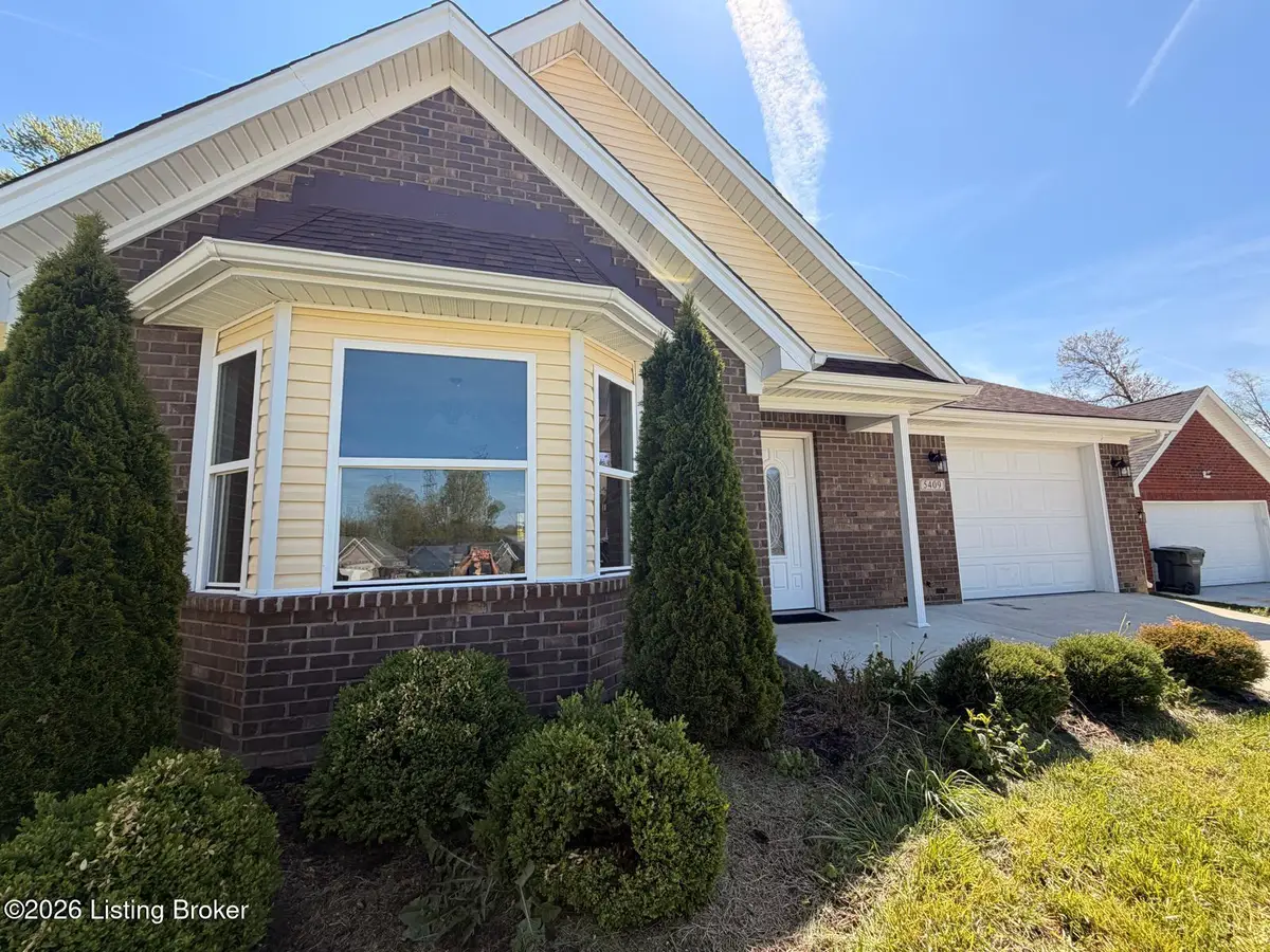 5409 Mt Holyoke Dr, Louisville, KY 40216 - #1