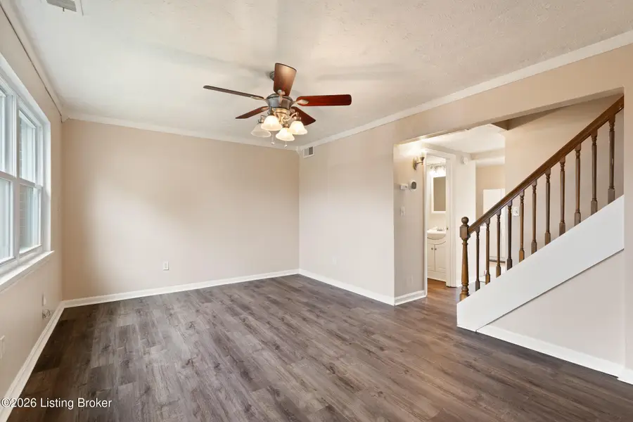 9840 Oakshire Dr, Jeffersontown, KY 40299 - #3