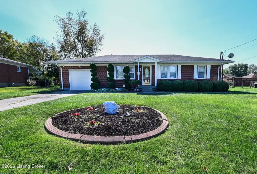 2528 Hampstead Dr, Louisville, KY 40216 - #2