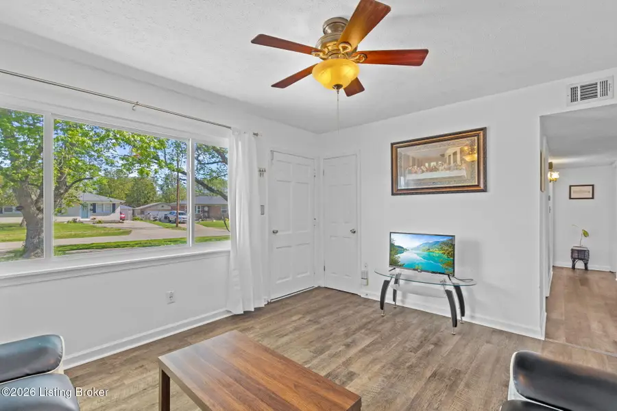 104 Mackie Ct, Louisville, KY 40214 - #2