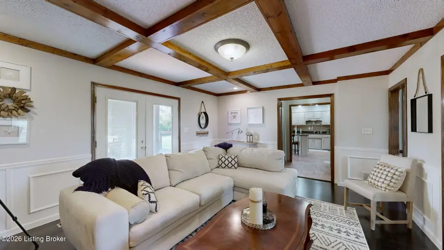 1039 Cobblestone Cir, Pioneer Village, KY 40165 - #2