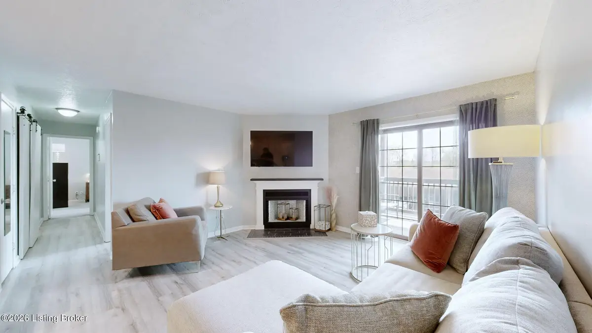 9810 Whipps Mill Rd #UNIT 4, Louisville, KY 40223 - #1