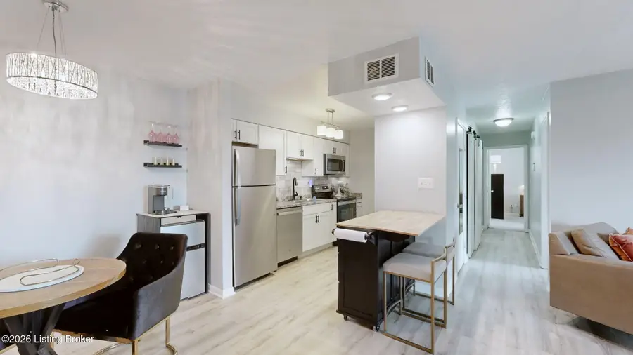 9810 Whipps Mill Rd #UNIT 4, Louisville, KY 40223 - #3