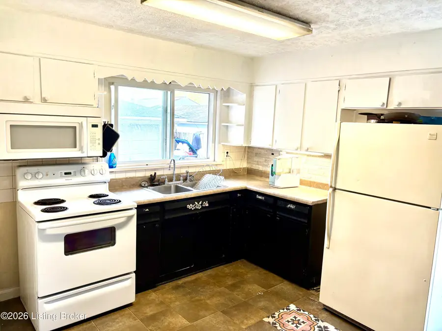 2320 Donna Rd, Louisville, KY 40216 - #3