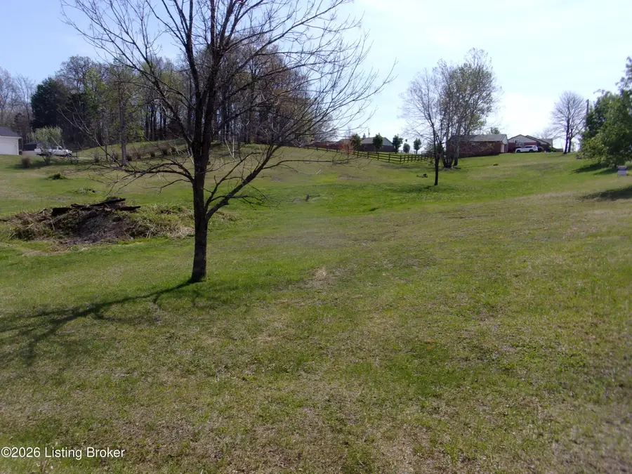 1300 Oak Knoll Dr, Bardstown, KY 40004 - #2