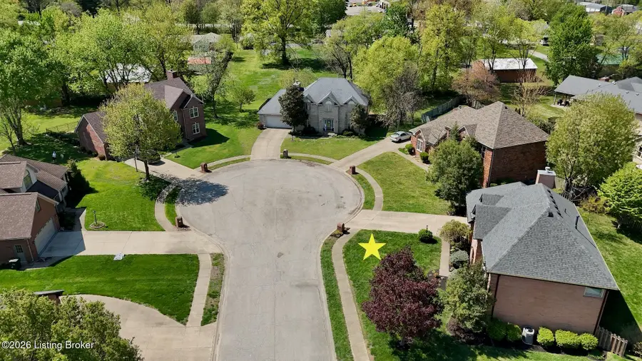 1805 Marthas Ct, Jeffersonville, IN 47130 - #3