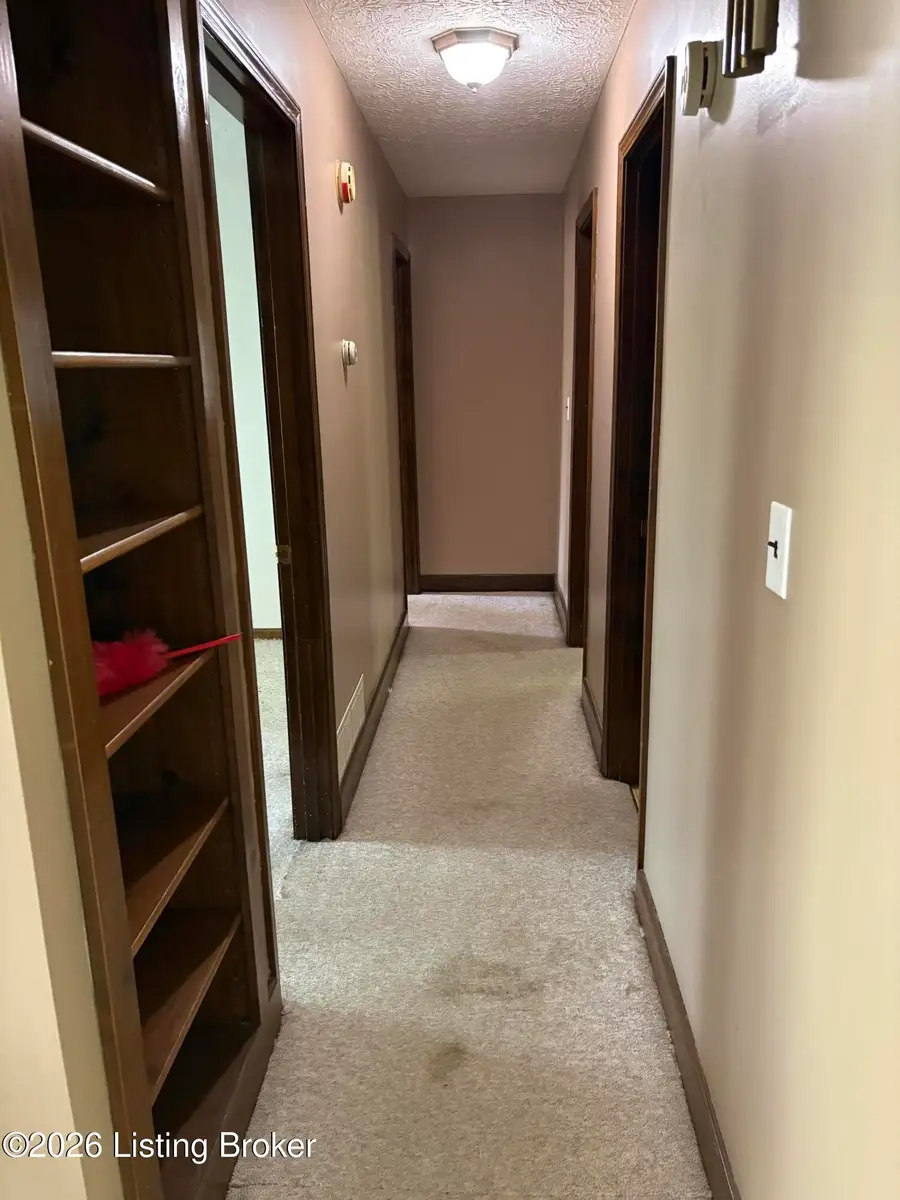 240 Waddell Ln, Shepherdsville, KY 40165 - #2