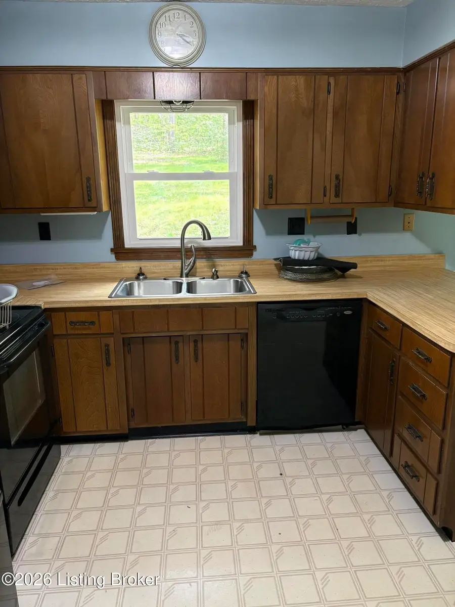 240 Waddell Ln, Shepherdsville, KY 40165 - #3