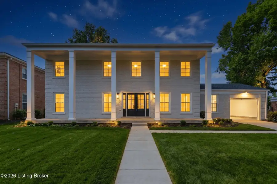 8618 Nottingham Pkwy, Louisville, KY 40222 - #2