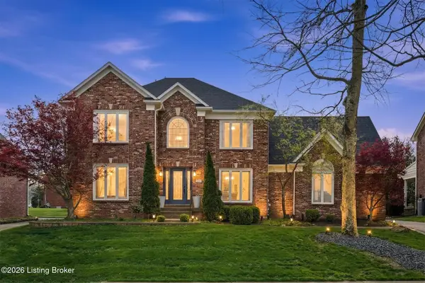 842 Lake Forest Pkwy, Louisville, KY 40245