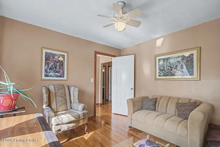 7304 Rutledge Rd, Louisville, KY 40258 - #2