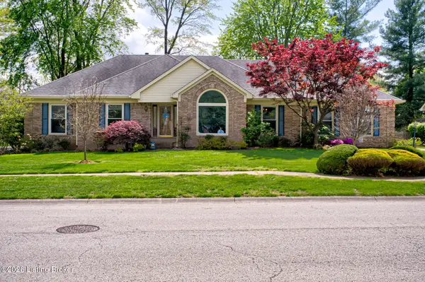 9804 Colonnades Pl, Jeffersontown, KY 40299