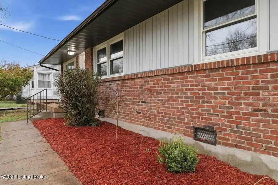 5311 Red Leaf Rd, Louisville, KY 40218 - #3