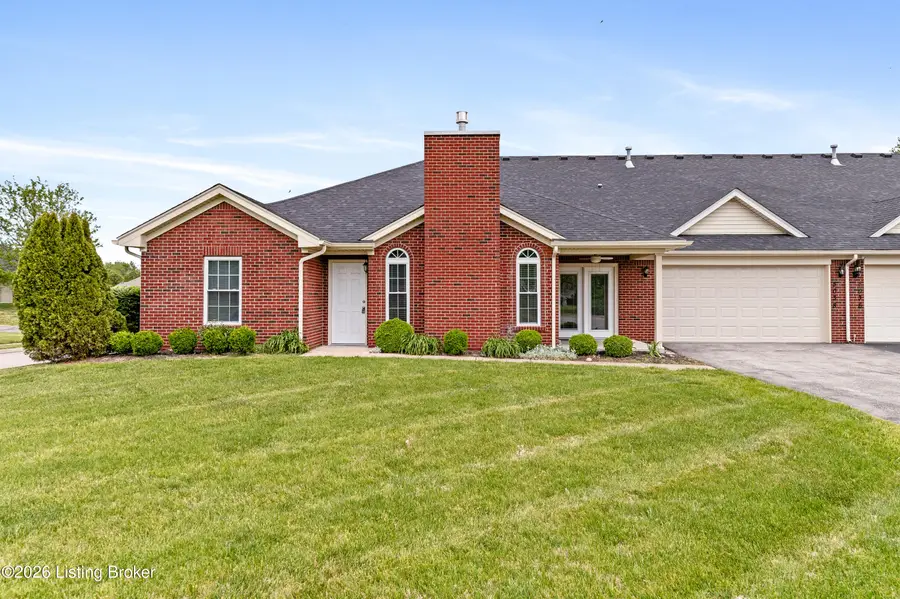 5038 Woodridge Lake Blvd, Louisville, KY 40272 - #3