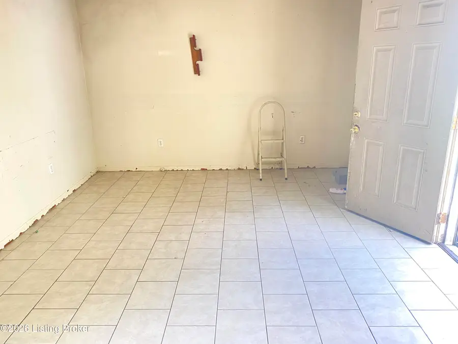 2424 Crop St, Louisville, KY 40212 - #2