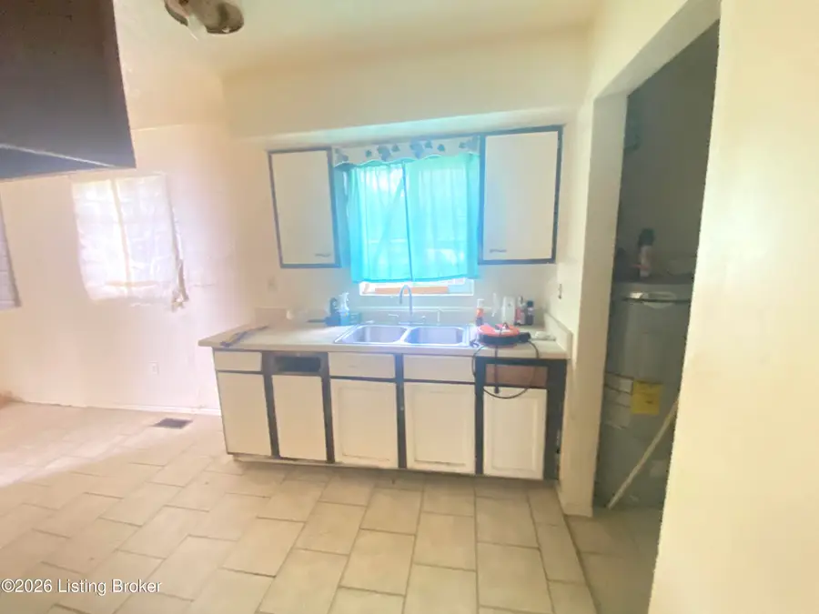 2424 Crop St, Louisville, KY 40212 - #3