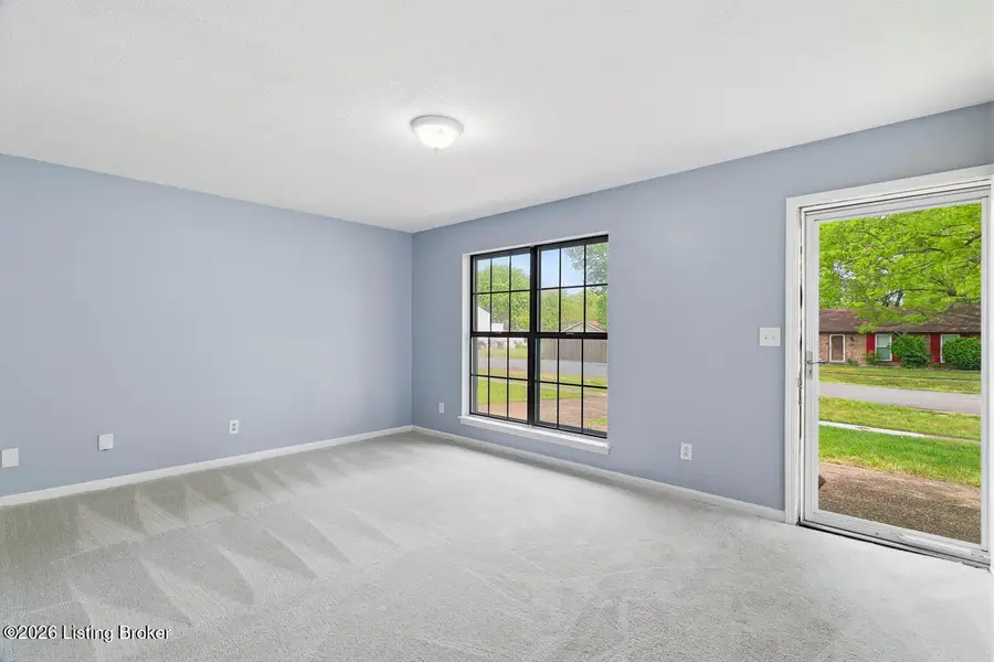 9710 Turnpike View Dr, Louisville, KY 40229 - #3