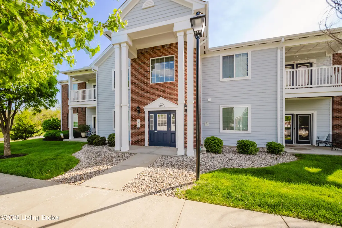 2601 Bradford Commons Dr #203, Louisville, KY 40299 - #1