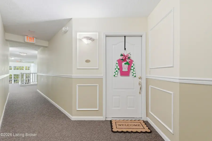9419 Magnolia Ridge Dr #202, Louisville, KY 40291 - #2