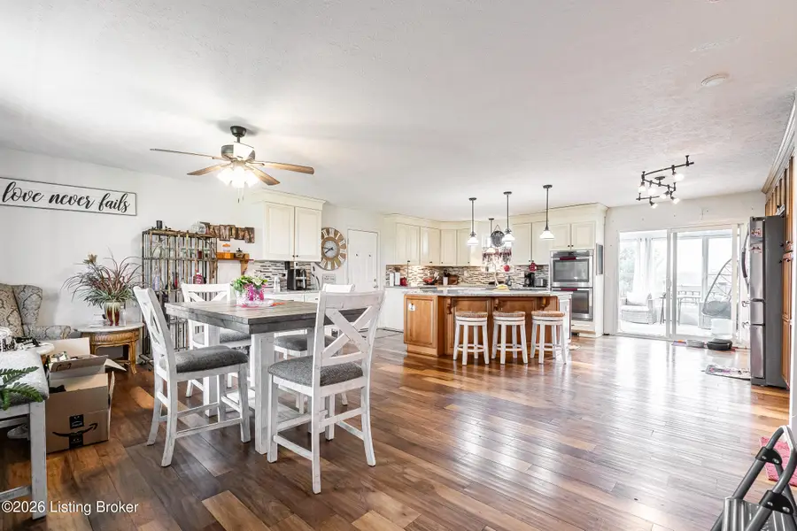 68 Charlene Ct, Taylorsville, KY 40071 - #3