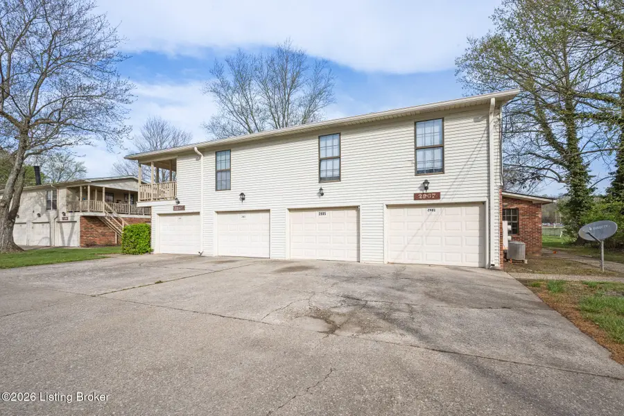 2905 Fordhaven Rd, Louisville, KY 40214 - #3