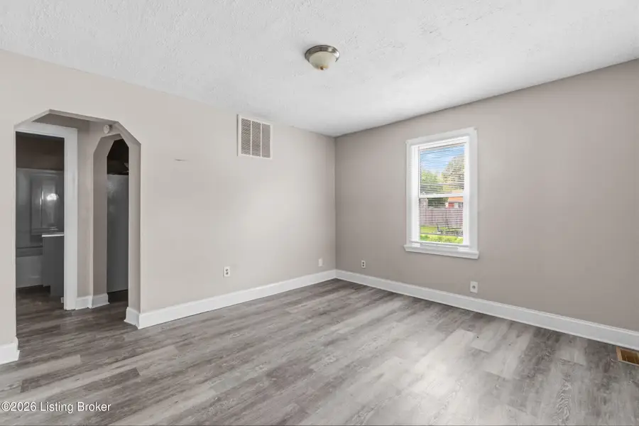 3328 Farnsley Rd, Louisville, KY 40216 - #3