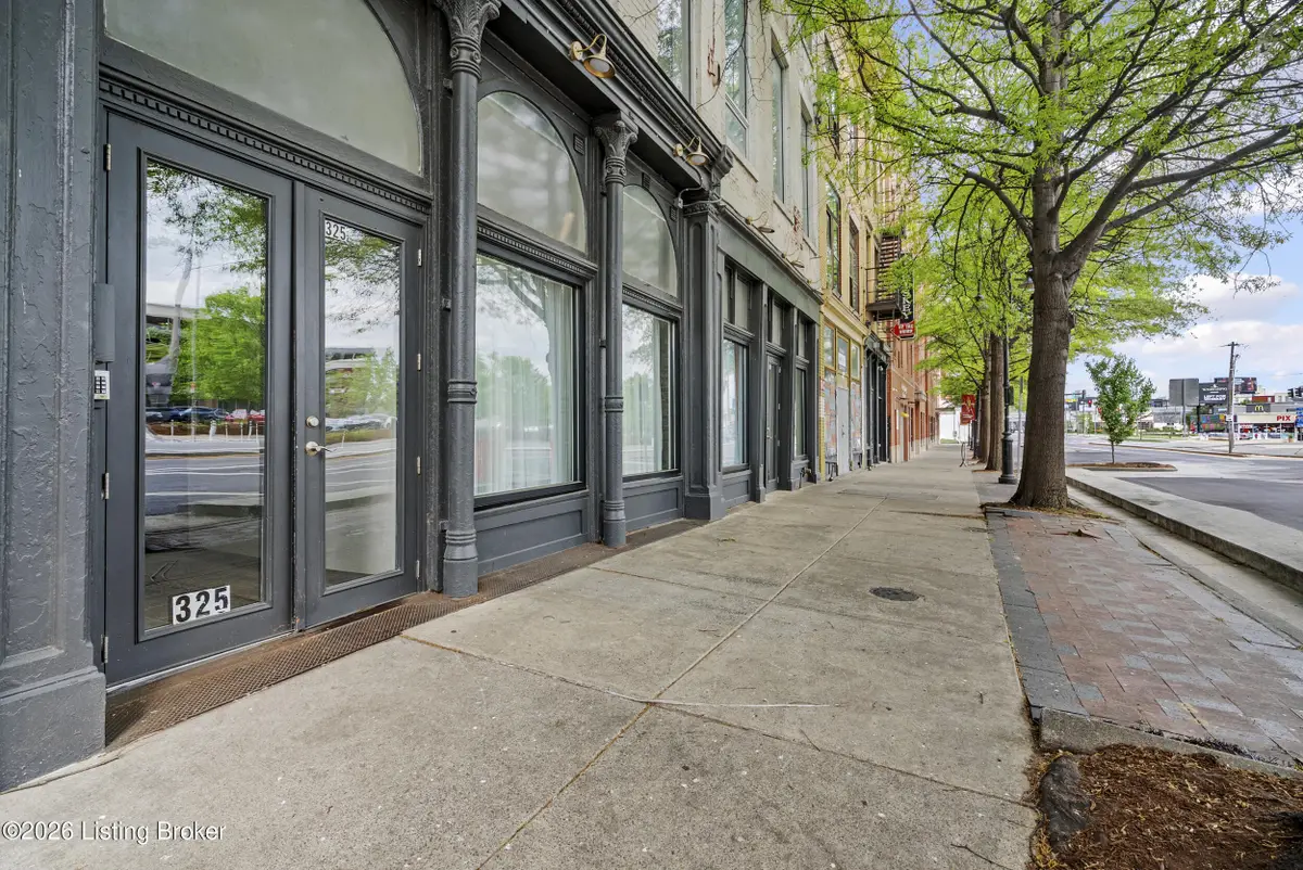 325 E Market St #5, Louisville, KY 40202 - #1