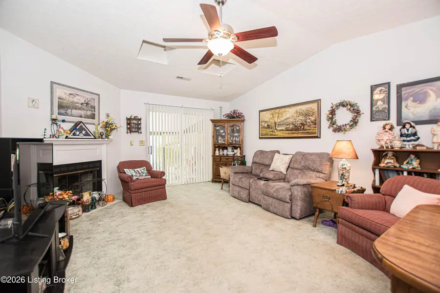 185 Beechtree Ln, Mount Washington, KY 40047 - #2