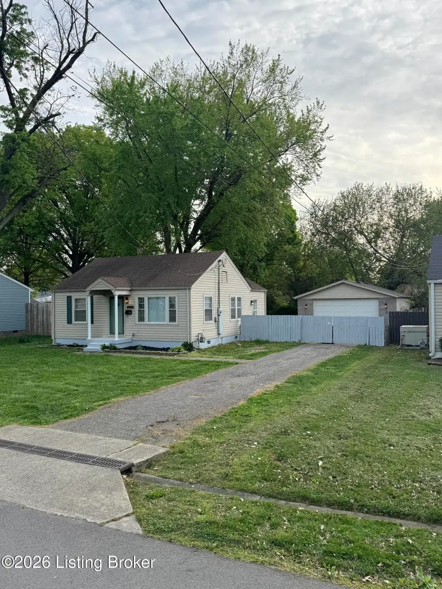 4441 Sanders Ln, Louisville, KY 40216 - #2