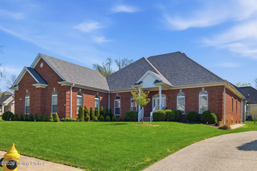 305 Gablewood Cir, Louisville, KY 40245 - #2