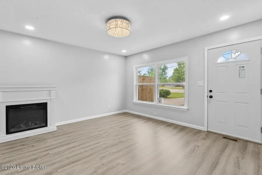 10906 Milwaukee Way, Louisville, KY 40272 - #2