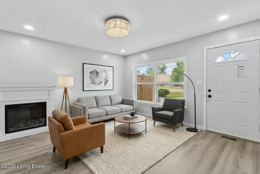 10906 Milwaukee Way, Louisville, KY 40272 - #3