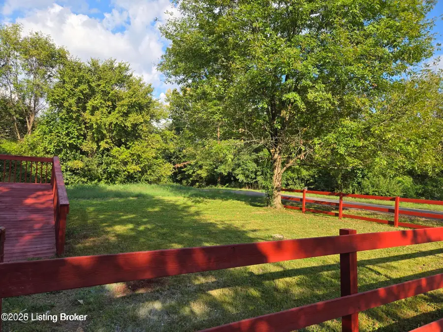 4534 Lake Dreamland Rd, Louisville, KY 40216 - #3
